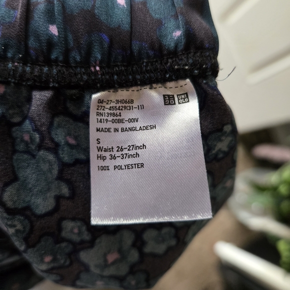 Uniqlo Satin Relaxed Drape Jogger Pants 2 Sets ~Small - Picture 3 of 7